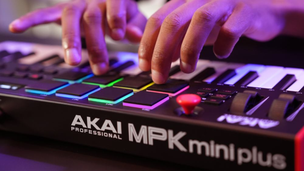 MIDI dan Sampling: Teknologi yang Membentuk Ulang Musik